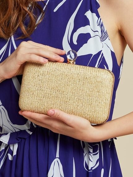 Elegant Straw Clutch Purse with Pearl Clasp - Stylish